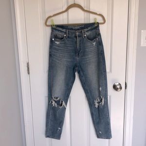 American Eagle Hi Rise Mom jean.
